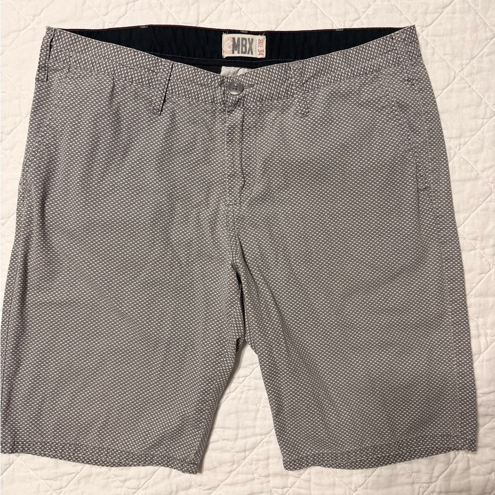 MBX Men’s Gray Geometric Print Chino Shorts Size 34